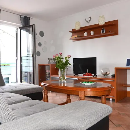 Soncni Apartma * أنكاران